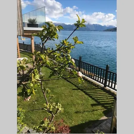Panoramaresort: Hardangerfjord Waterfront Retreat With Boat And Sauna Oystese