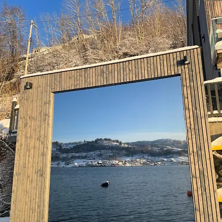 Panoramaresort: Hardangerfjord Waterfront Retreat With Boat And Sauna *