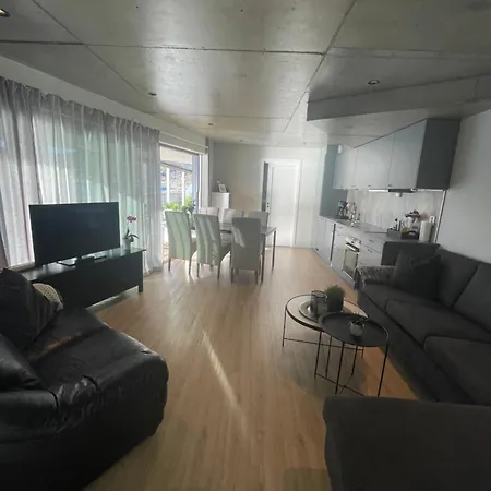 Apartment Panoramaresort: Hardangerfjord Waterfront Retreat With Boat And Sauna