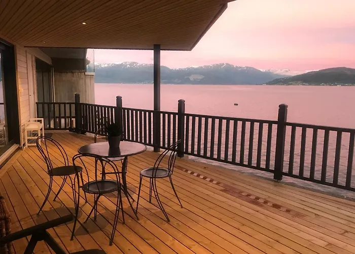 Panoramaresort In Hardangerfjorden I Sjokanten Ved Hardangerfjorden For 7 Personer Boat , Sauna,kajak, Sup For Rent 厄于斯特瑟